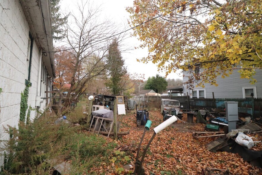 200 Hughes St, New Ringgold, PA 17960 Specialty For Sale