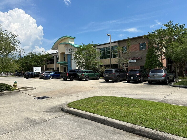 More Photos Of 2053 Gause Blvd E, Slidell Office For Lease