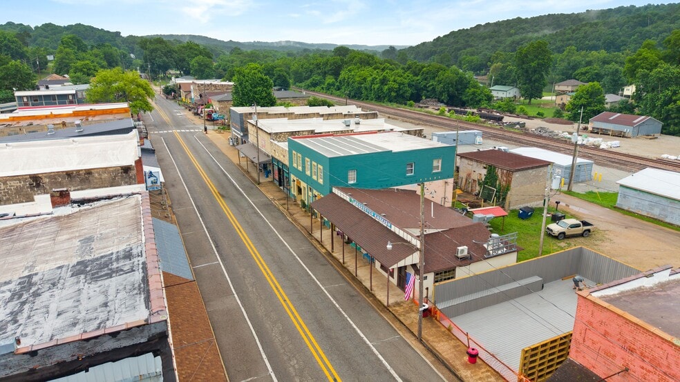 More Photos Of 107 E Main St, Hardy Restaurant For Sale