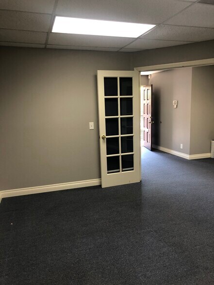 More Photos Of 6864 Indiana Ave, Riverside Office For Lease