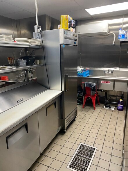 More Photos Of 4727 University Ave, San Diego Restaurant For Sale