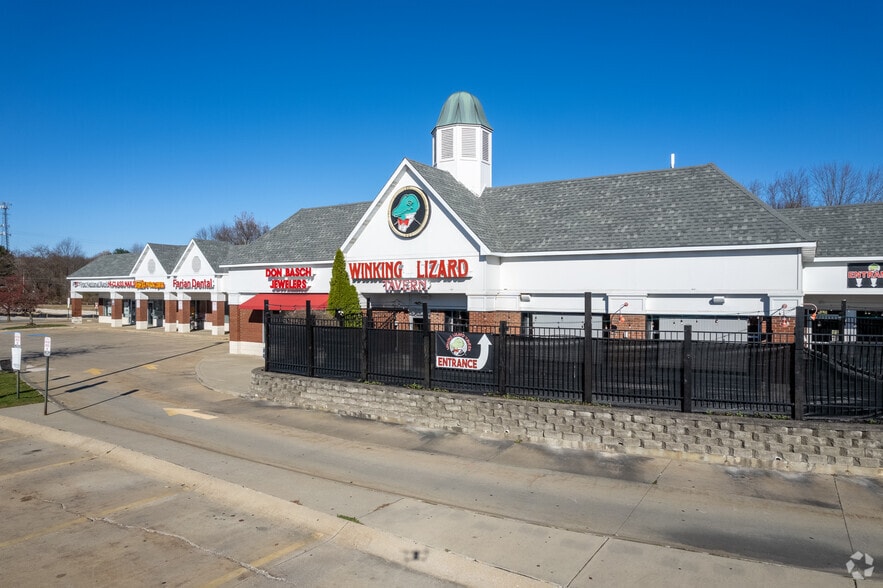 More Photos Of 497-519 E Aurora Rd, Macedonia General Retail For Lease