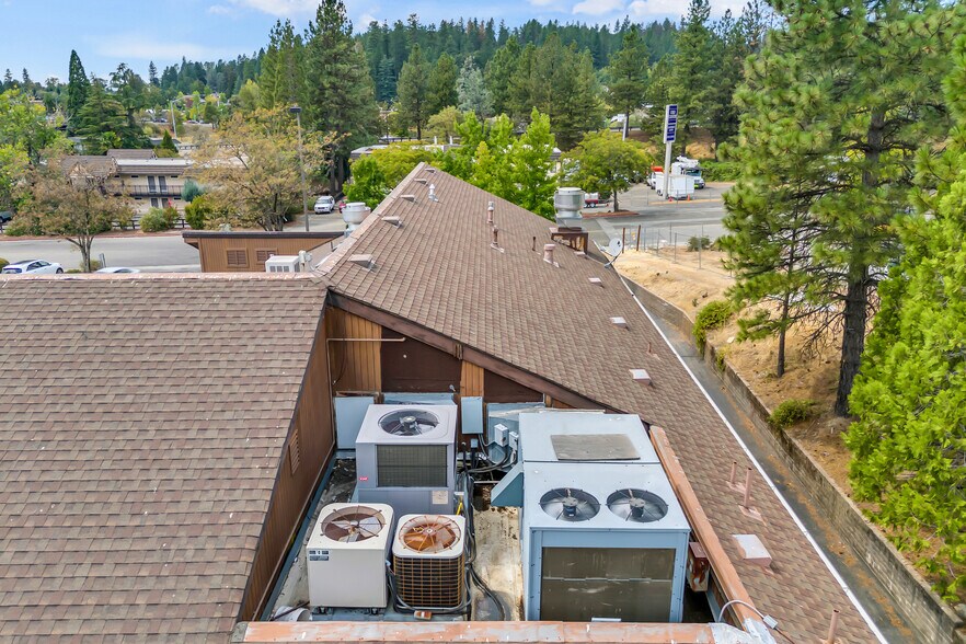 More Photos Of 1035-1043 Sutton Way, Grass Valley Office For Sale