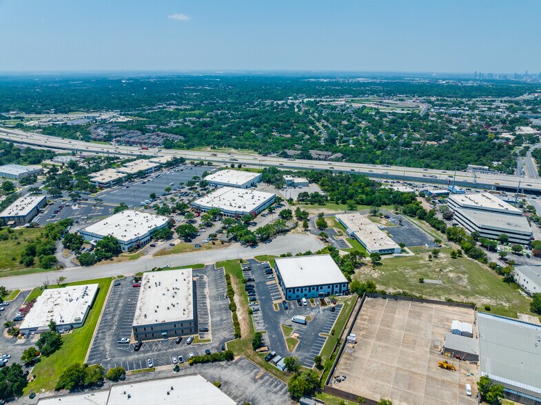 More Photos Of 1606 Headway Cir, Austin Light Manufacturing For Lease