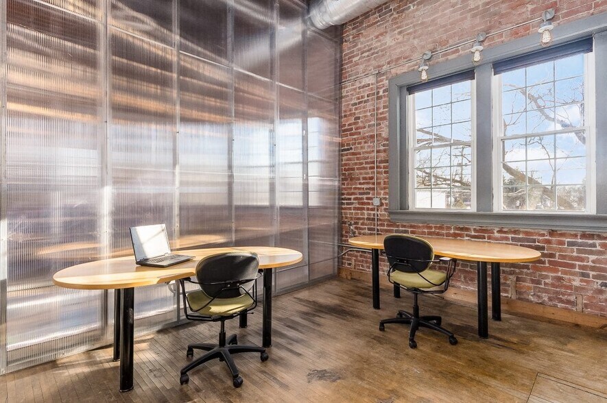 More Photos Of 3989 Broadway, Grove City Coworking Space