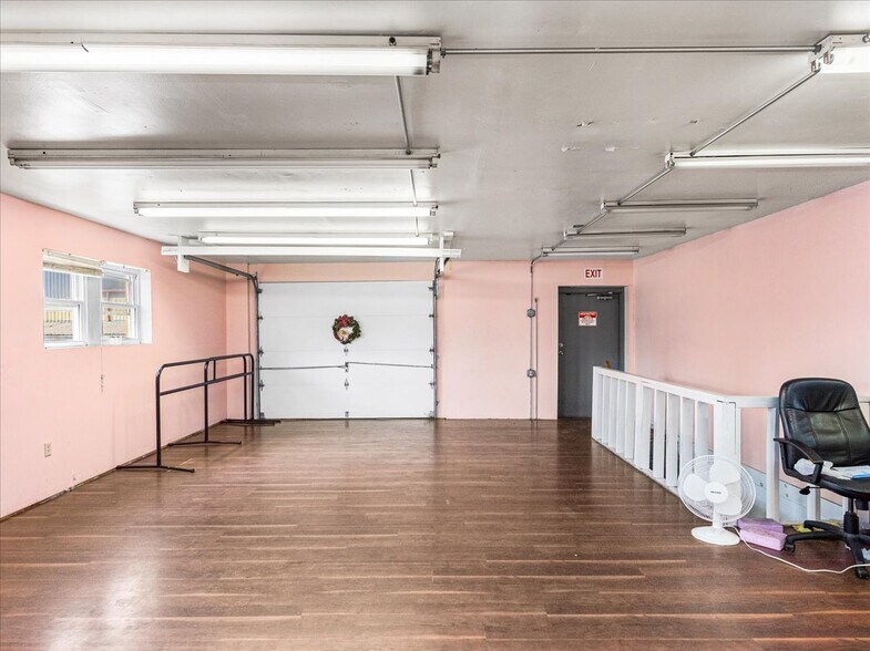 More Photos Of 2600 Duss Ave, Ambridge Unknown For Sale