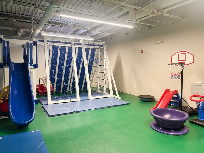 More Photos Of 1161 Lake Cook Rd, Deerfield Medical For Lease