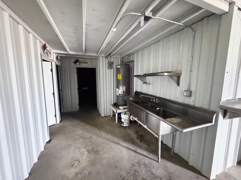 More Photos Of 19820 SW 29th St, Union City Industrial For Lease