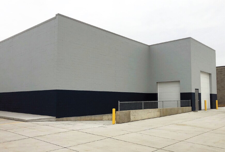 More Photos Of 46330 Erb Dr, Macomb Township Warehouse For Lease