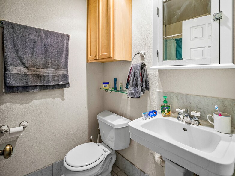 More Photos Of 718 13th St, Sacramento Apartments For Sale
