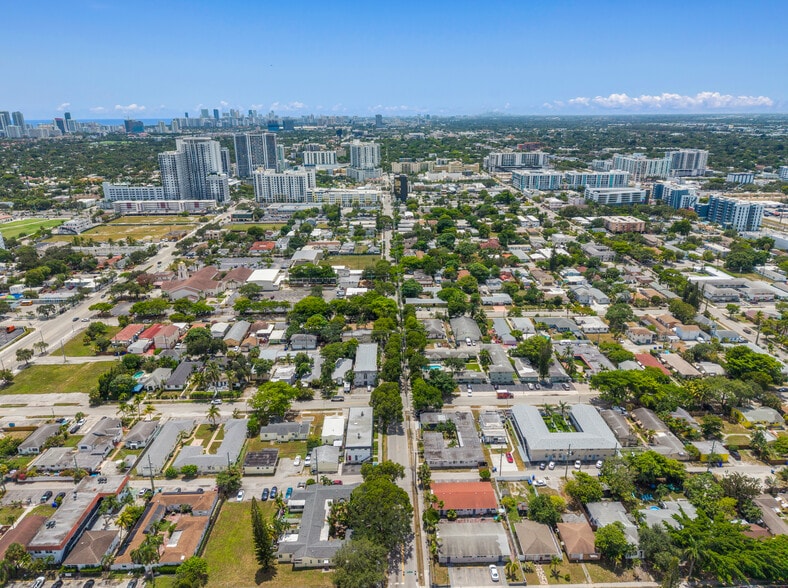 More Photos Of 1859 Lincoln St, Hollywood Apartments For Sale