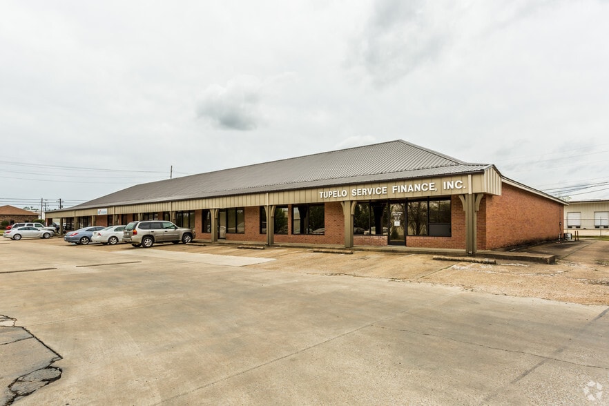 More Photos Of 1040-1056 Cliff Gookin Blvd, Tupelo Office For Sale