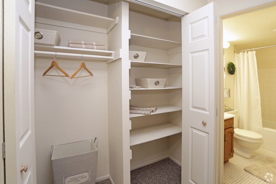 More Photos Of 815 E Grandview Blvd, Erie Apartments For Sale