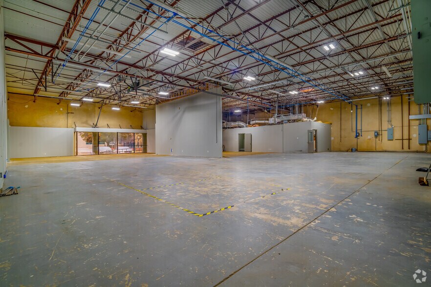 More Photos Of 12661-12679 Silicon Dr, San Antonio Light Distribution For Lease