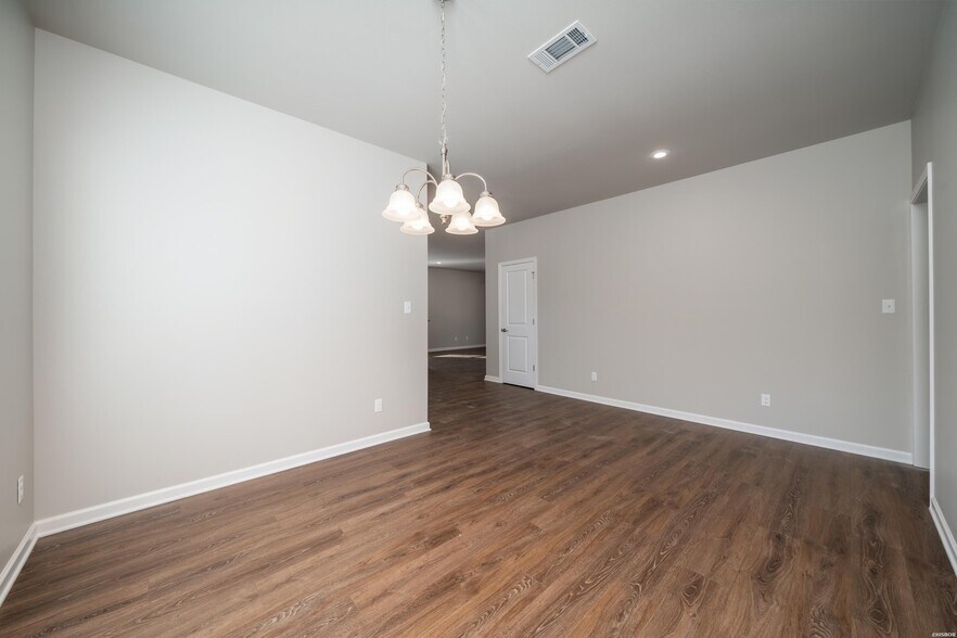 More Photos Of 102 & 106 Cheyenne St, Hot Springs National Park Apartments For Sale
