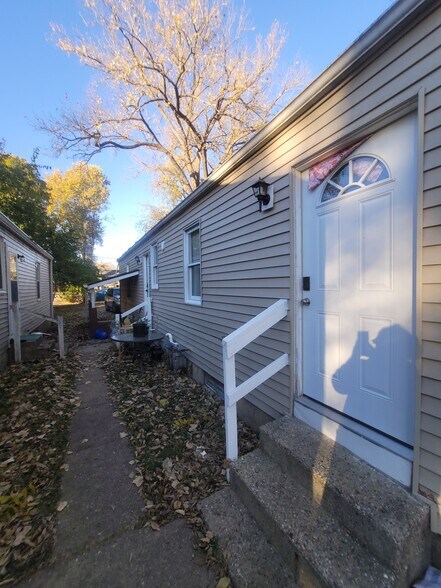 More Photos Of 1458 W 32nd St, Indianapolis Apartments For Sale