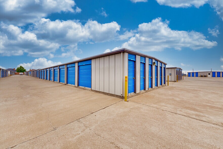 More Photos Of 4415 E 53rd St, Odessa Self Storage For Sale
