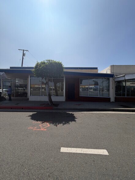 More Photos Of 1032 E Compton Blvd, Compton Storefront For Lease