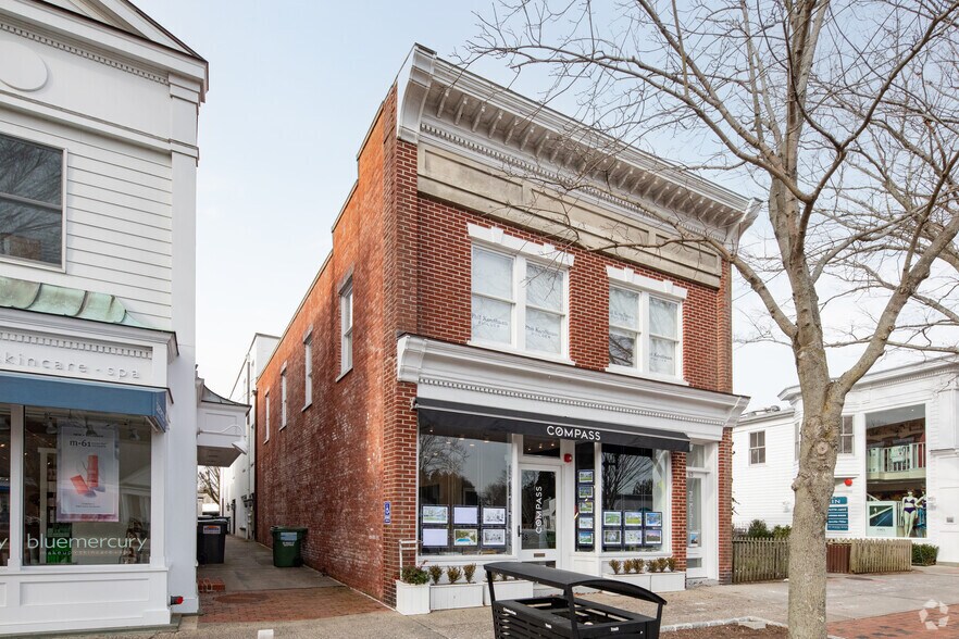 More Photos Of 63 Main St, East Hampton Storefront Retail Residential For Lease