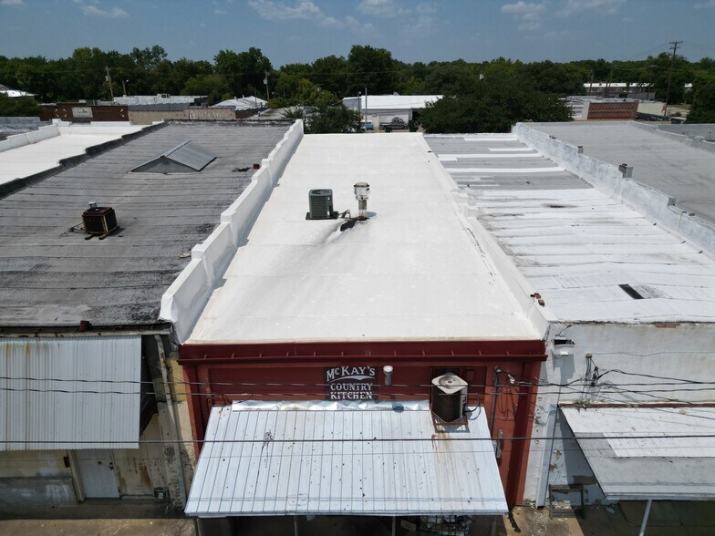 More Photos Of 1113 Main St, Commerce Restaurant For Sale