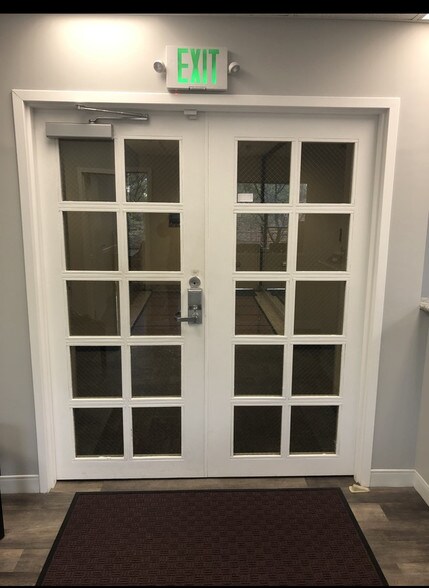 More Photos Of 25 Hooks Ln, Pikesville Office For Sale