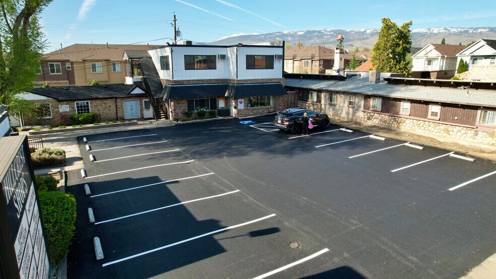 More Photos Of 22 Hillcrest Dr, Reno General Retail For Lease