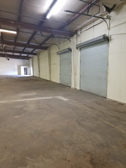 More Photos Of 4528 Stonegate Industrial Blvd, Stone Mountain Distribution For Lease