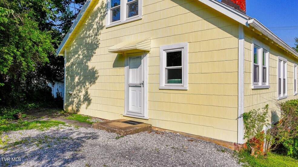 More Photos Of 457 E Bernard Ave, Greeneville General Retail For Sale