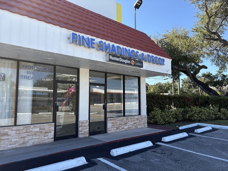 Primary Photo Of 2550-2584 NE Miami Gardens Dr, Miami Unknown For Lease
