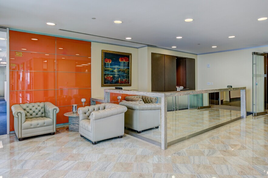 More Photos Of 3333 Piedmont Rd NE, Atlanta Office For Lease