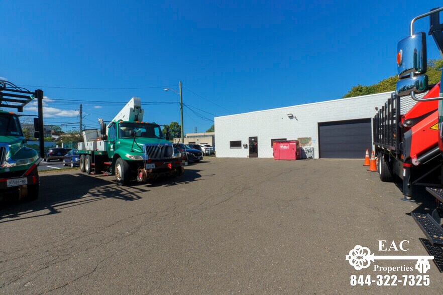More Photos Of 20 Crescent St, Stamford Warehouse For Lease