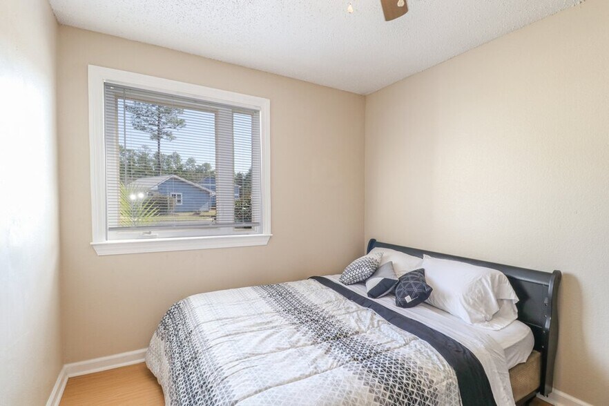 More Photos Of 1005 W Birch Dr, Gulfport Apartments For Sale