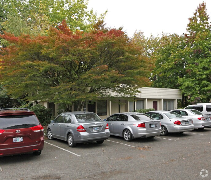 More Photos Of 30300 SW Parkway Ave, Wilsonville Medical For Lease