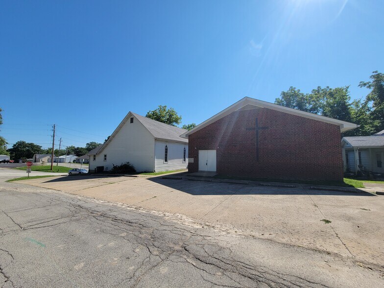 More Photos Of 228 Church St, Winfield Religious Facility For Sale