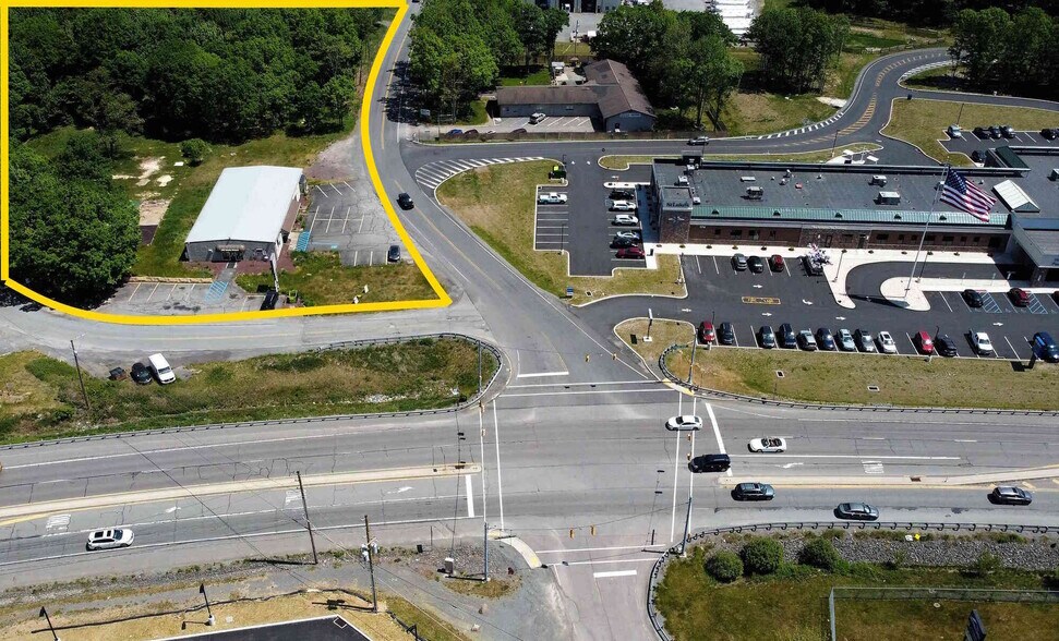 More Photos Of 175 Harvest Ln, Pocono Summit Freestanding For Lease