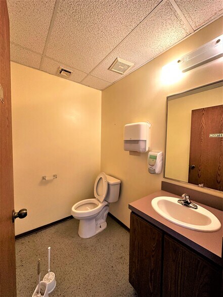 More Photos Of 8343 E 32nd St N, Wichita Office For Lease