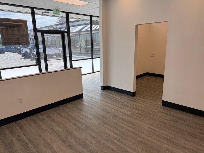 More Photos Of 905-909 State Rte 92, Kearney, MO 64060, USA, Kearney General Retail For Lease