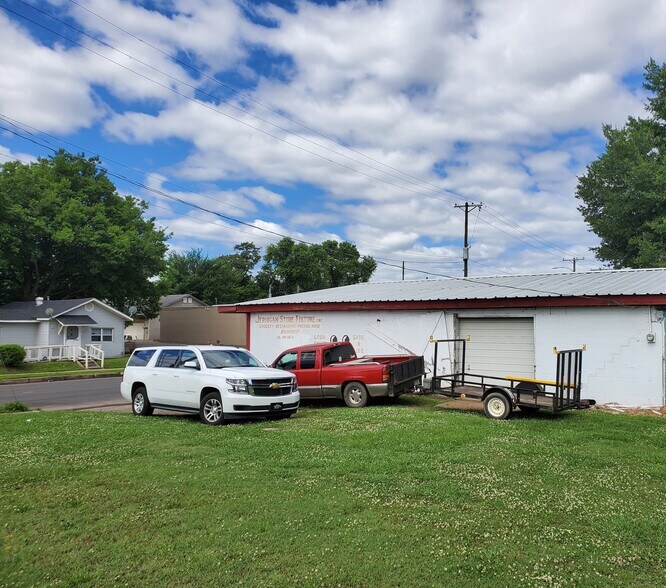 More Photos Of 809 E Washington Ave, North Little Rock Freestanding For Sale