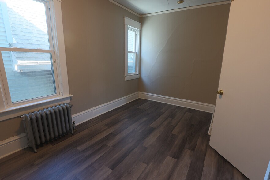 More Photos Of 3700 E Pulaski Ave, Cudahy General Retail For Sale