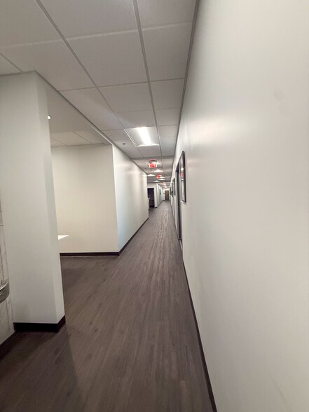 More Photos Of 2950 W Horizon Ridge Pky, Henderson Office For Sale