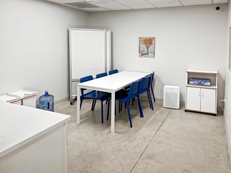 More Photos Of 100 N Atkinson Rd, Grayslake Coworking Space