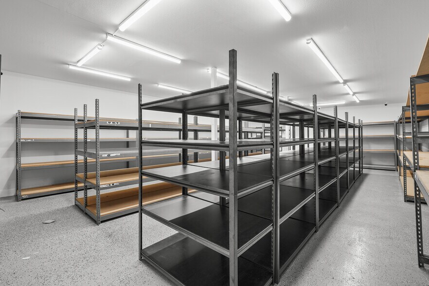 More Photos Of 1130 N Hollywood Way, Burbank Freestanding For Lease