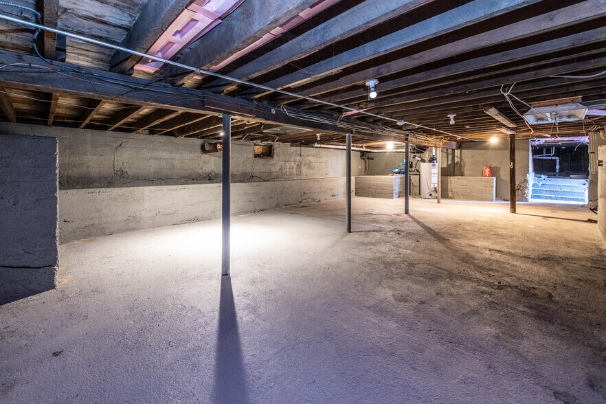 More Photos Of 120 Danielson Pike, Foster Freestanding For Sale