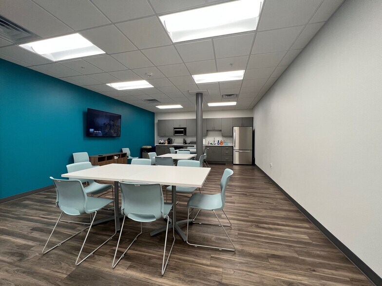 More Photos Of 7020 Professional Pky E, Sarasota Office For Lease