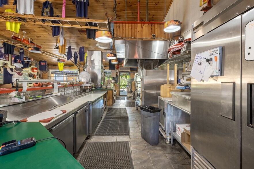 More Photos Of 13524 S Eagle Valley Rd, Tyrone Restaurant For Sale