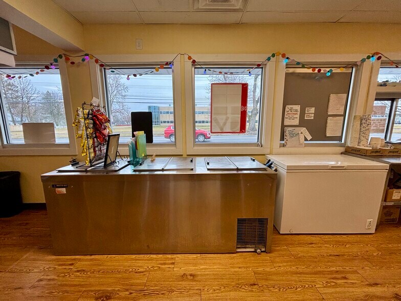 More Photos Of 180 Sacandaga Rd, Schenectady General Retail For Sale