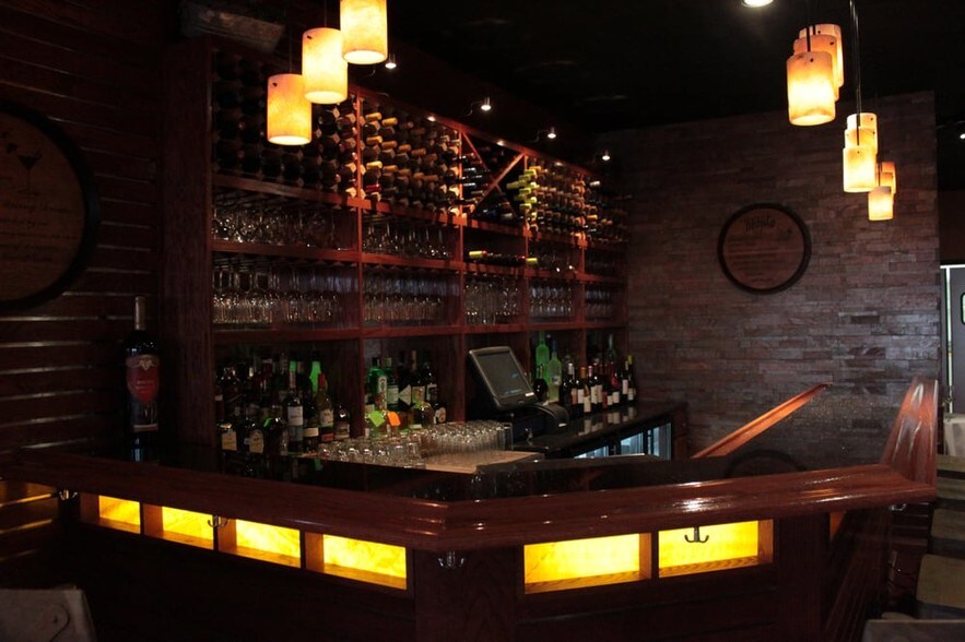 More Photos Of 14543 Memorial Dr, Houston Restaurant For Lease