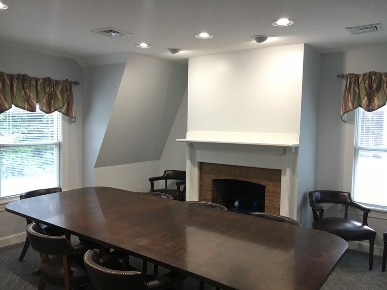 More Photos Of 965 Hopmeadow St, Simsbury Office For Lease
