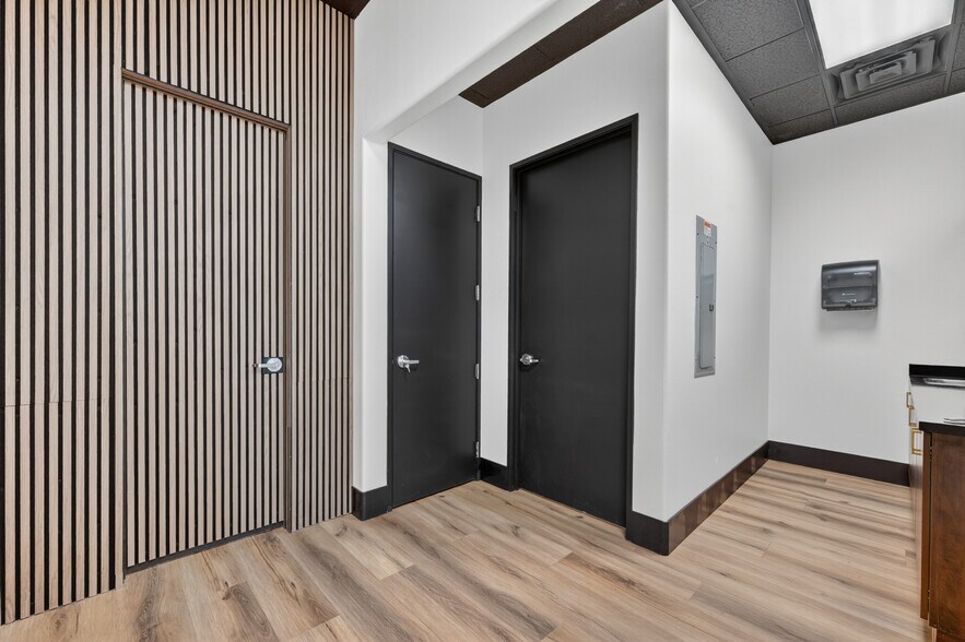 More Photos Of 6123 S Rainbow Blvd, Las Vegas Office For Lease
