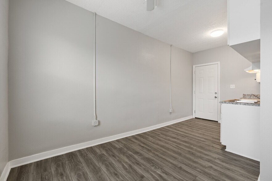 More Photos Of 8221 Brumblay St, Houston Multifamily For Sale
